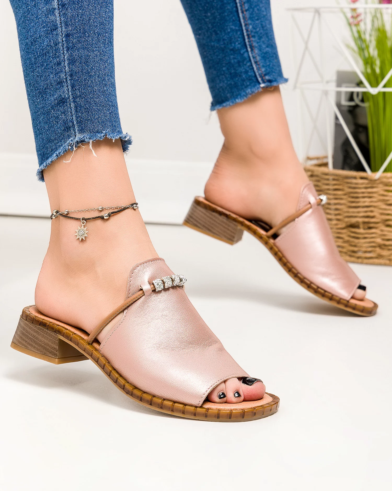 papuci-dama-piele-naturala-rose-sidefat-accesorizati-pv960-74425-2.webp