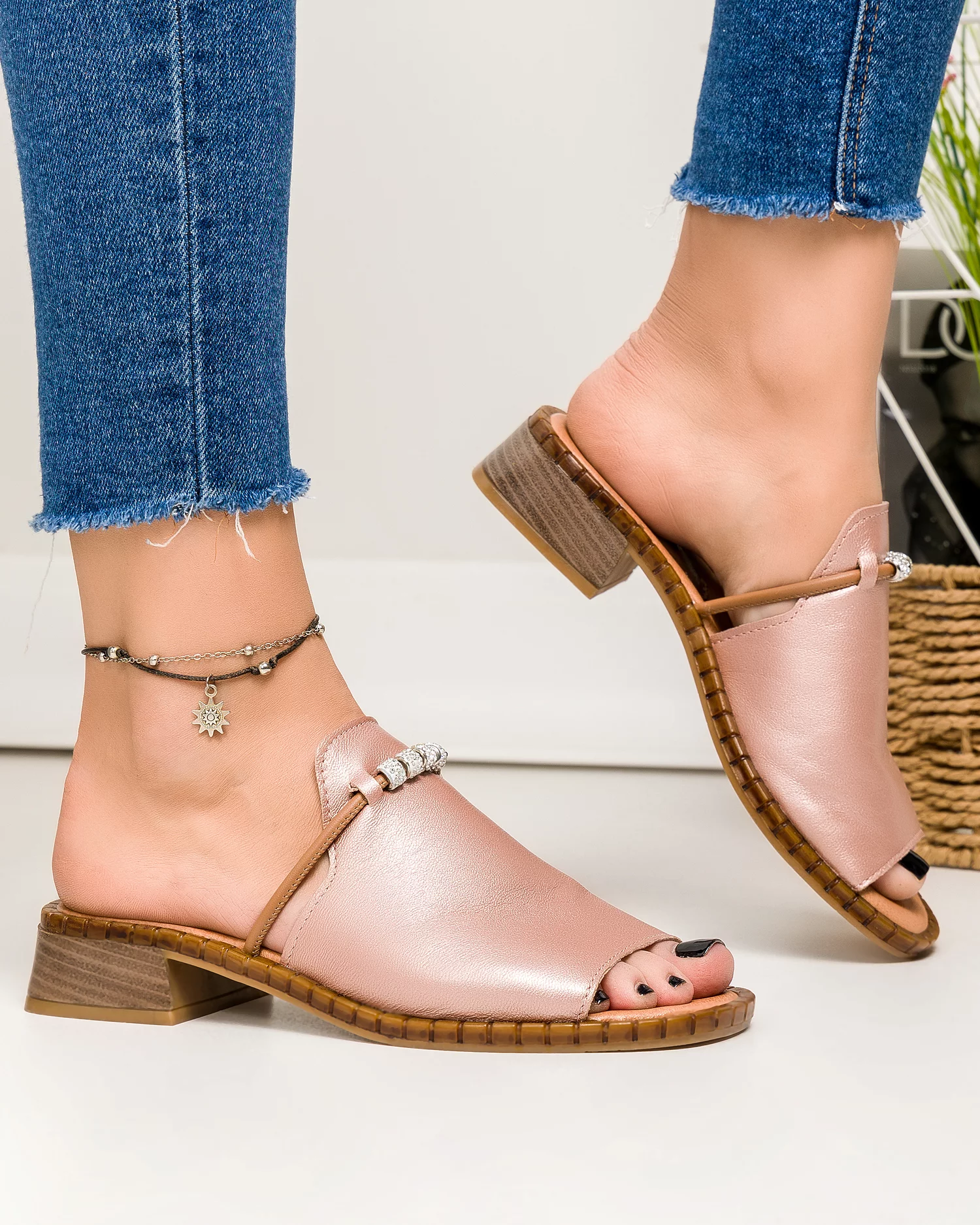 papuci-dama-piele-naturala-rose-sidefat-accesorizati-pv960-74437-2.webp