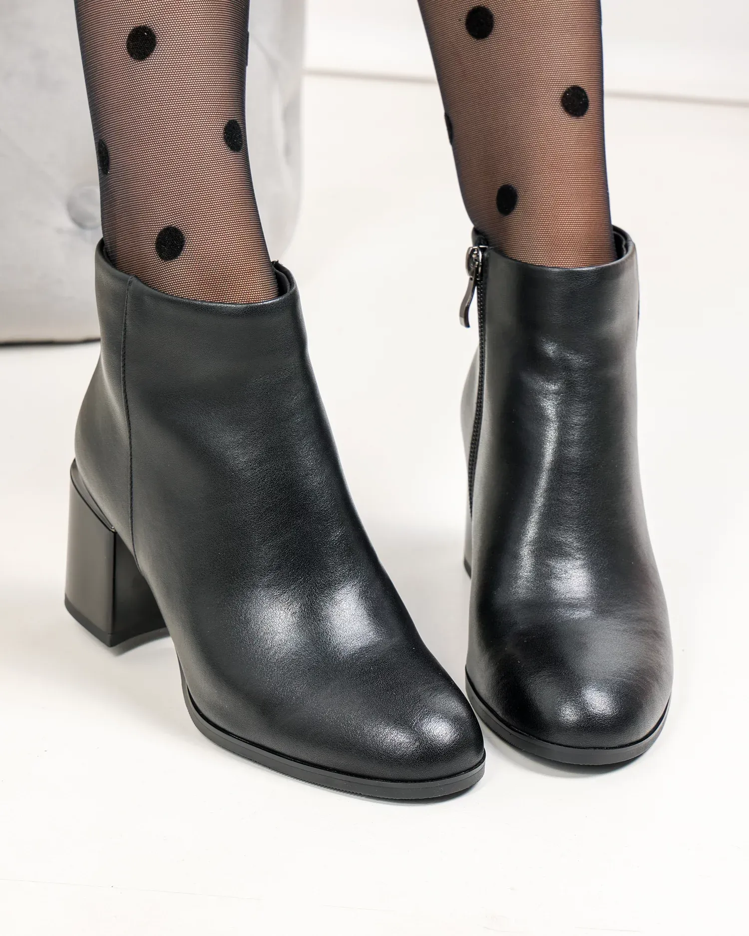 products/580/botine-dama-piele-naturala-negre-cu-toc-gros-sn5015-98221.webp