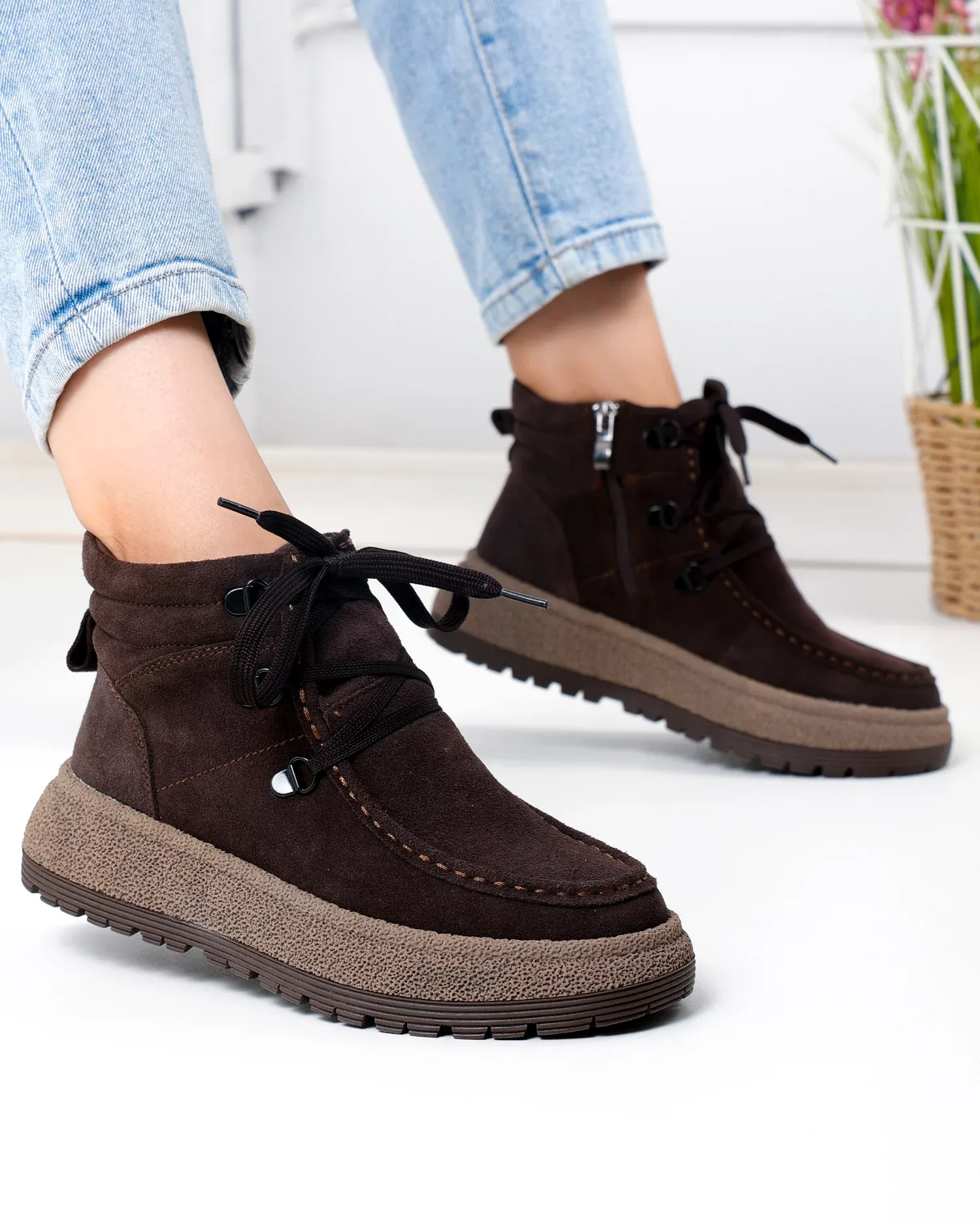 products/580/ghete-dama-piele-naturala-intoarsa-maro-cu-talpa-groasa-si-inchidere-fermoar-jy7950-104146.webp