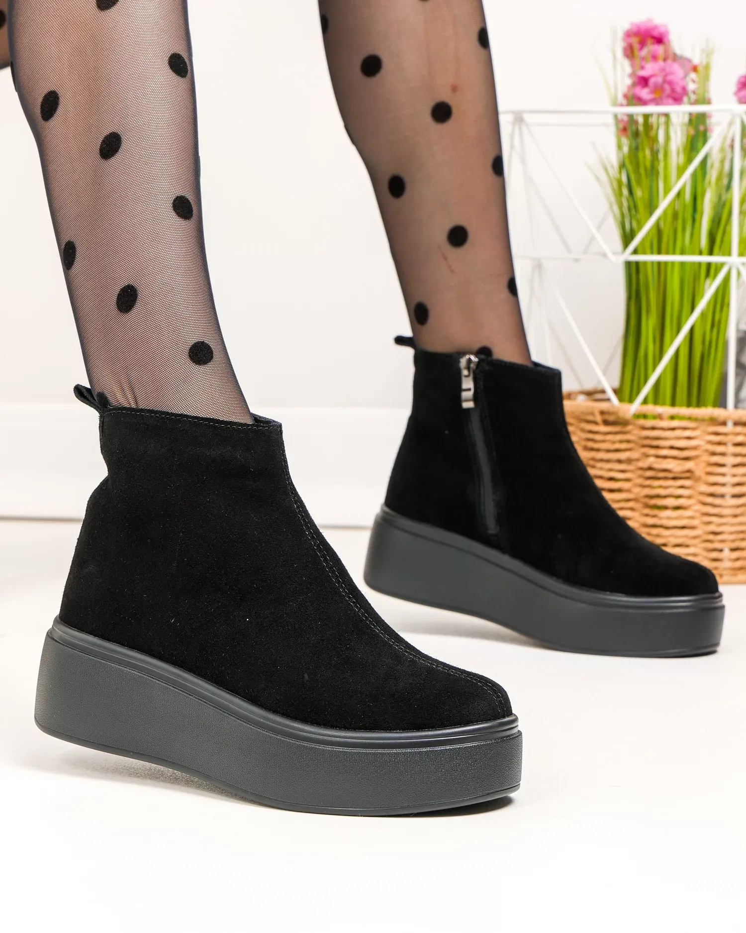 products/580/ghete-dama-piele-naturala-intoarsa-negre-captusite-t7027-96661.webp