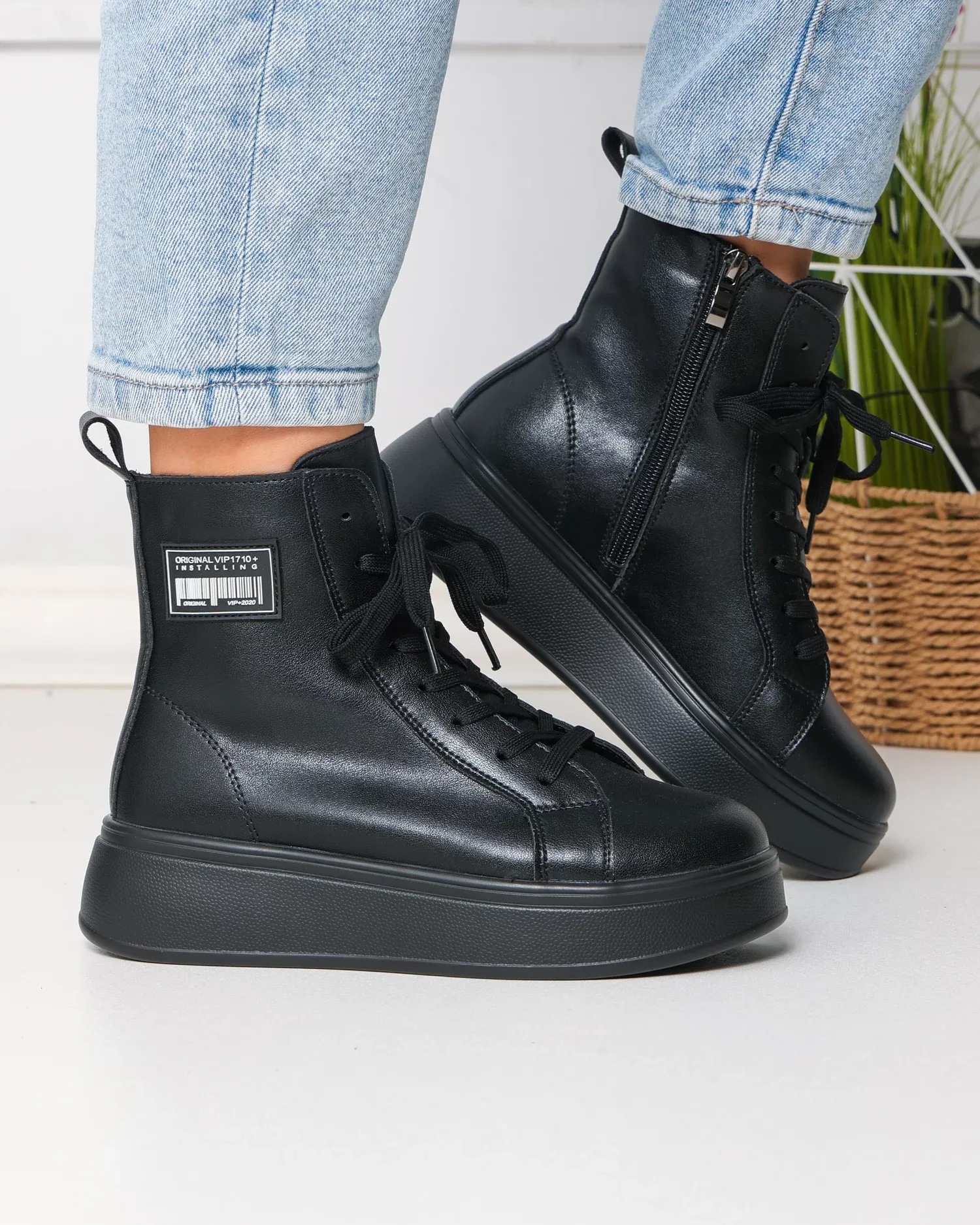 products/580/ghete-dama-piele-naturala-negre-cu-inchdere-sireturi-si-fermoar-f001-886-104452.webp
