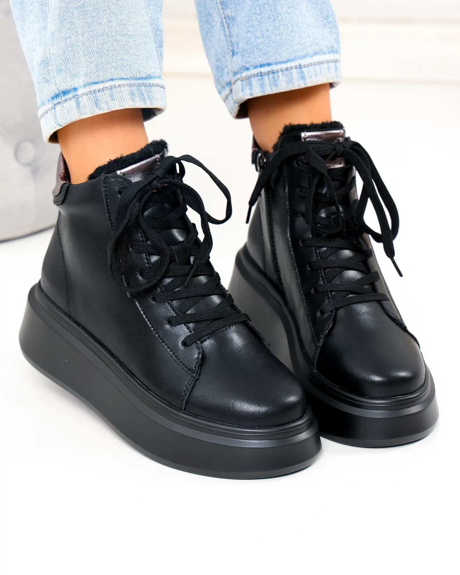 products/580/ghete-dama-piele-naturala-negre-cu-platforma-f002-444b-105331.webp