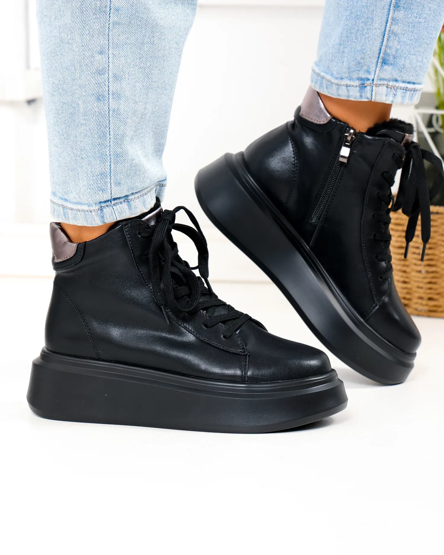 products/580/ghete-dama-piele-naturala-negre-cu-platforma-f002-444b-105334.webp