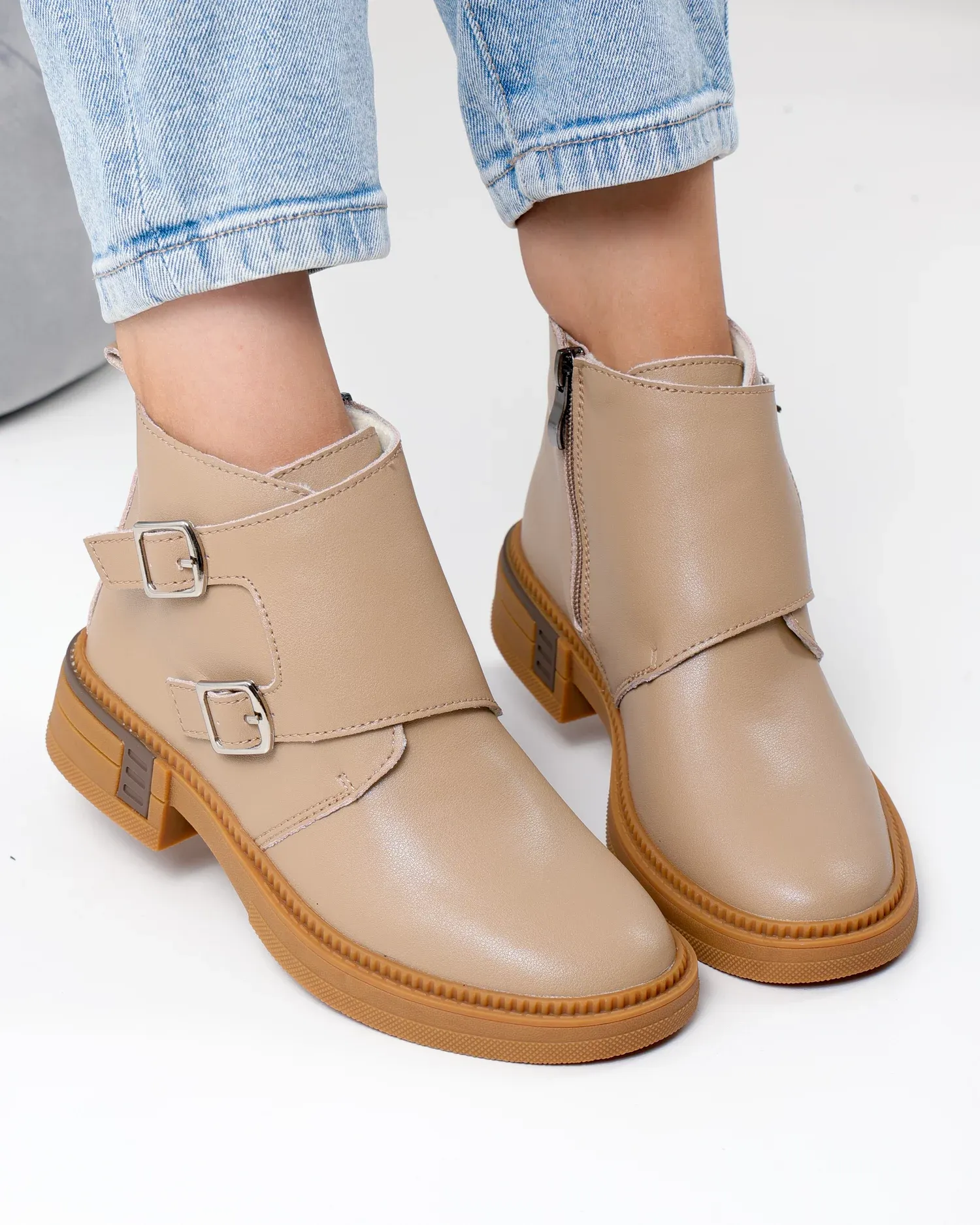 products/580/ghete-scurte-captusite-dama-piele-naturala-kaki-cu-model-suprapus-si-inchidere-fermoar-t-2630-104068.webp