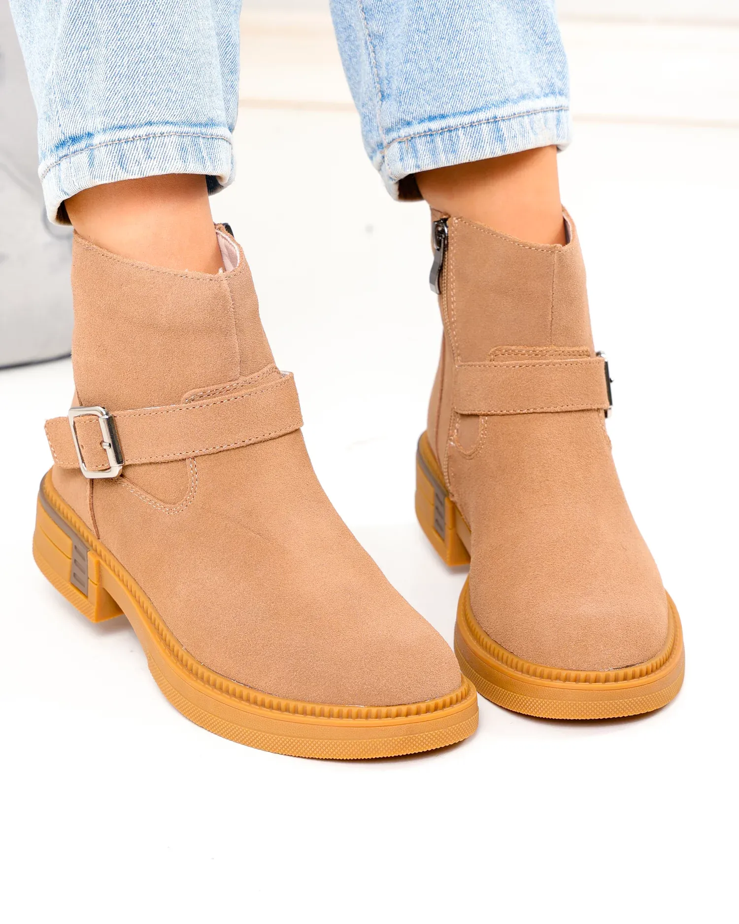 products/580/ghete-scurte-dama-din-piele-naturala-khaki-cu-accesoriu-si-catarama-t-2628-105271.webp