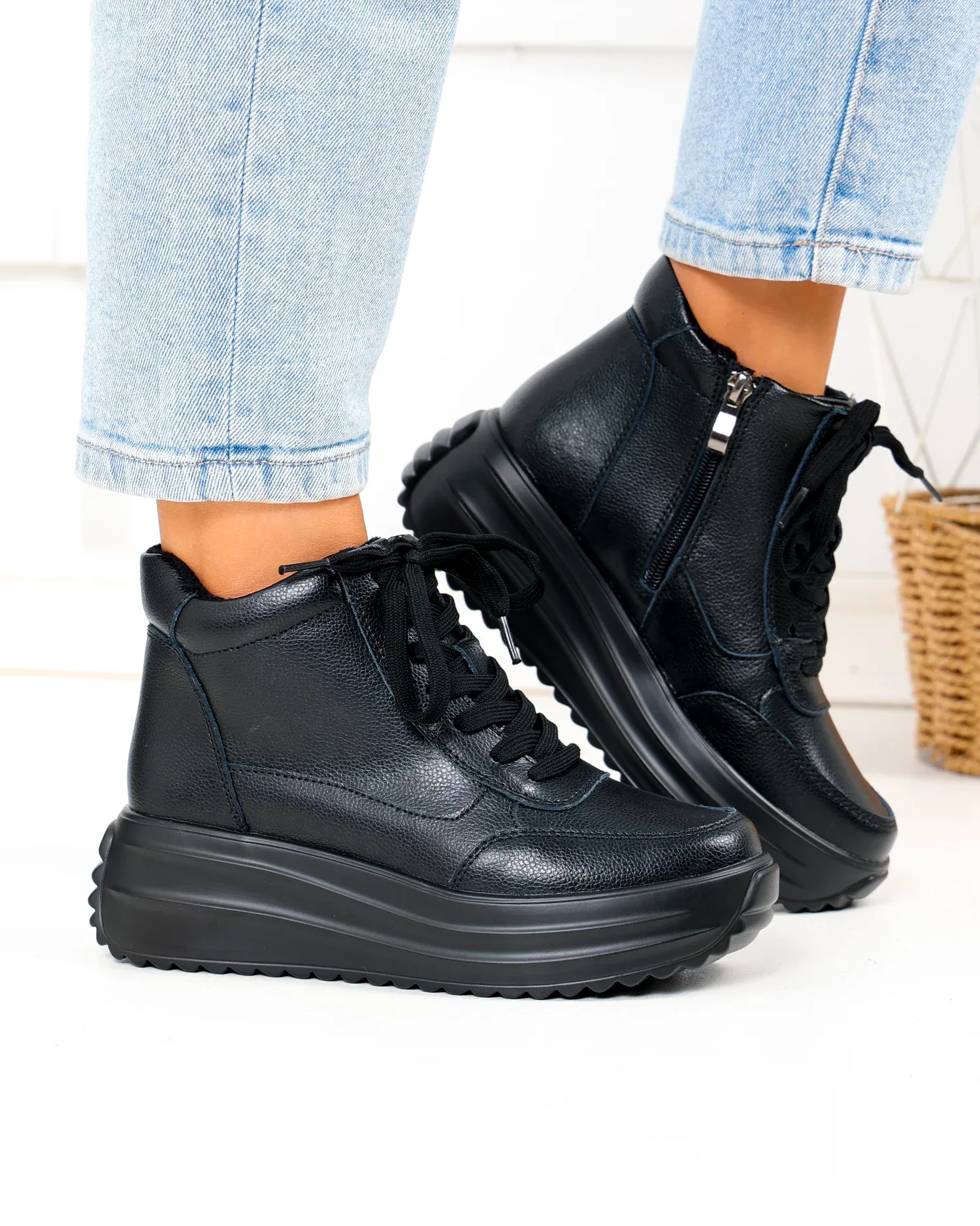 products/580/ghete-scurte-dama-din-piele-naturala-negre-t-2626-105364.webp