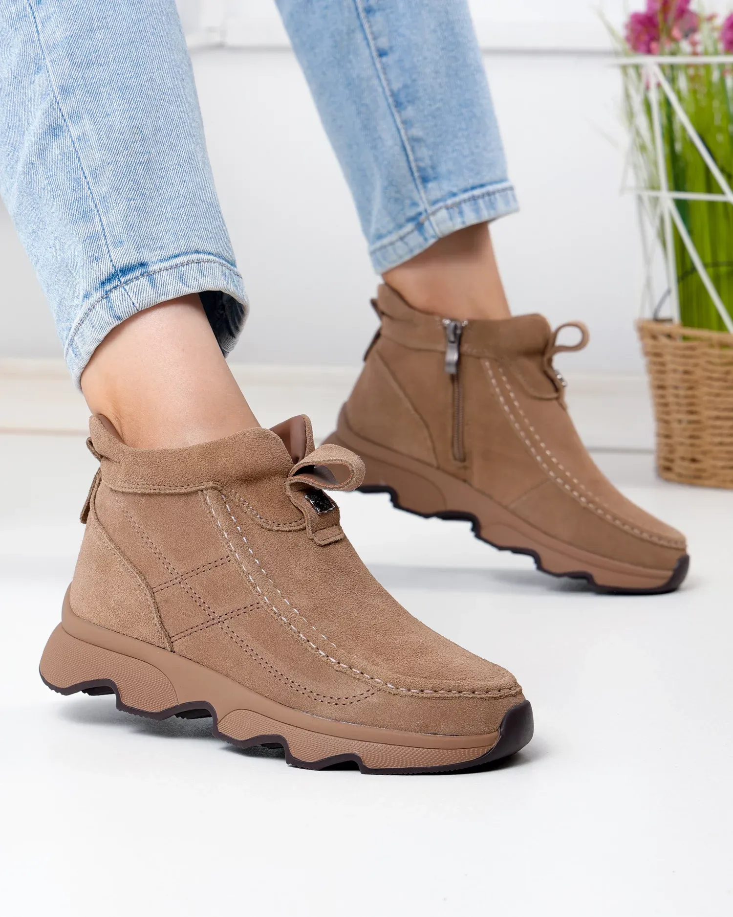 products/580/ghete-scurte-dama-piele-naturala-intoarsa-kaki-imblanite-cu-inchidere-fermoar-jy7911-104110.webp