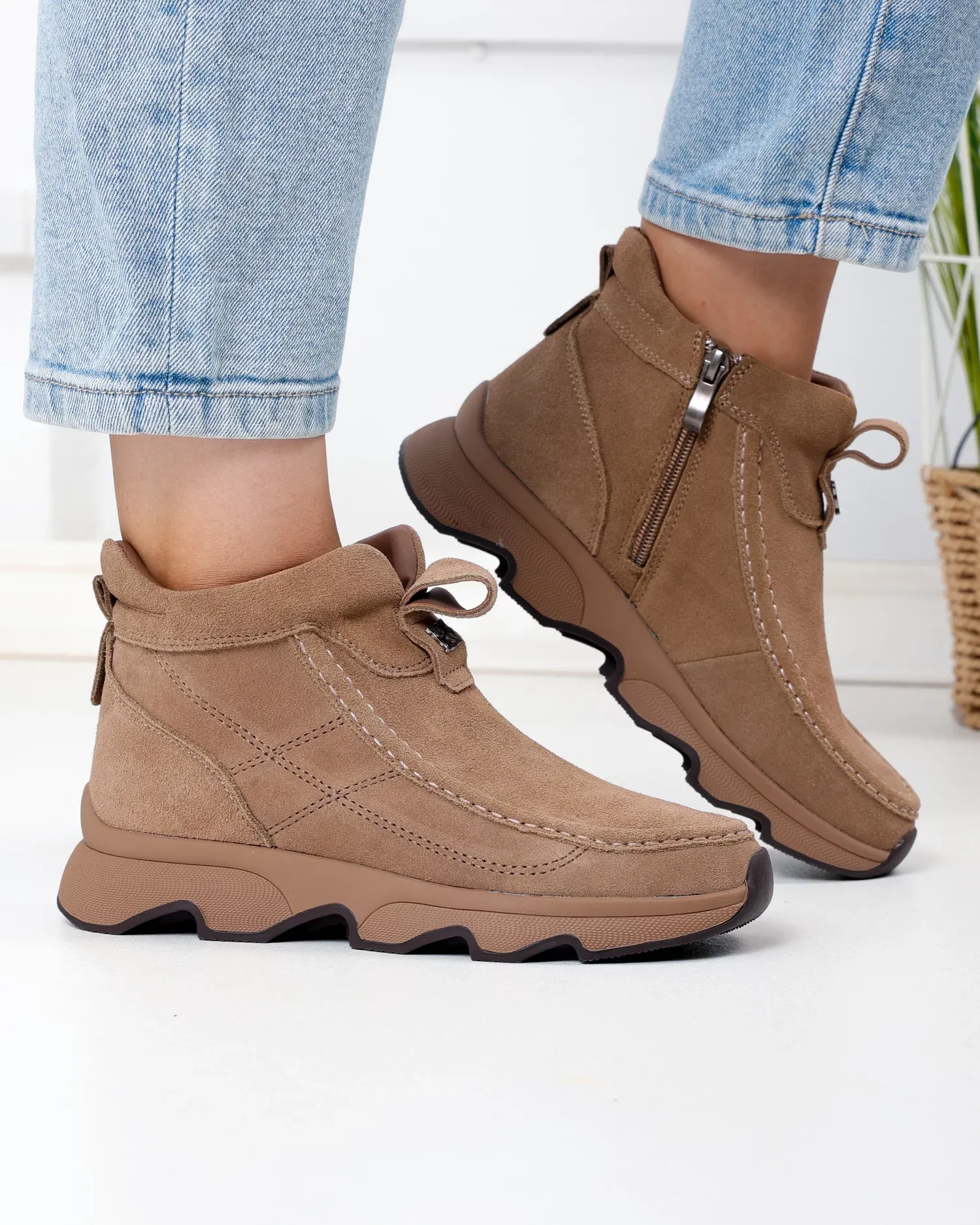products/580/ghete-scurte-dama-piele-naturala-intoarsa-kaki-imblanite-cu-inchidere-fermoar-jy7911-104119.webp