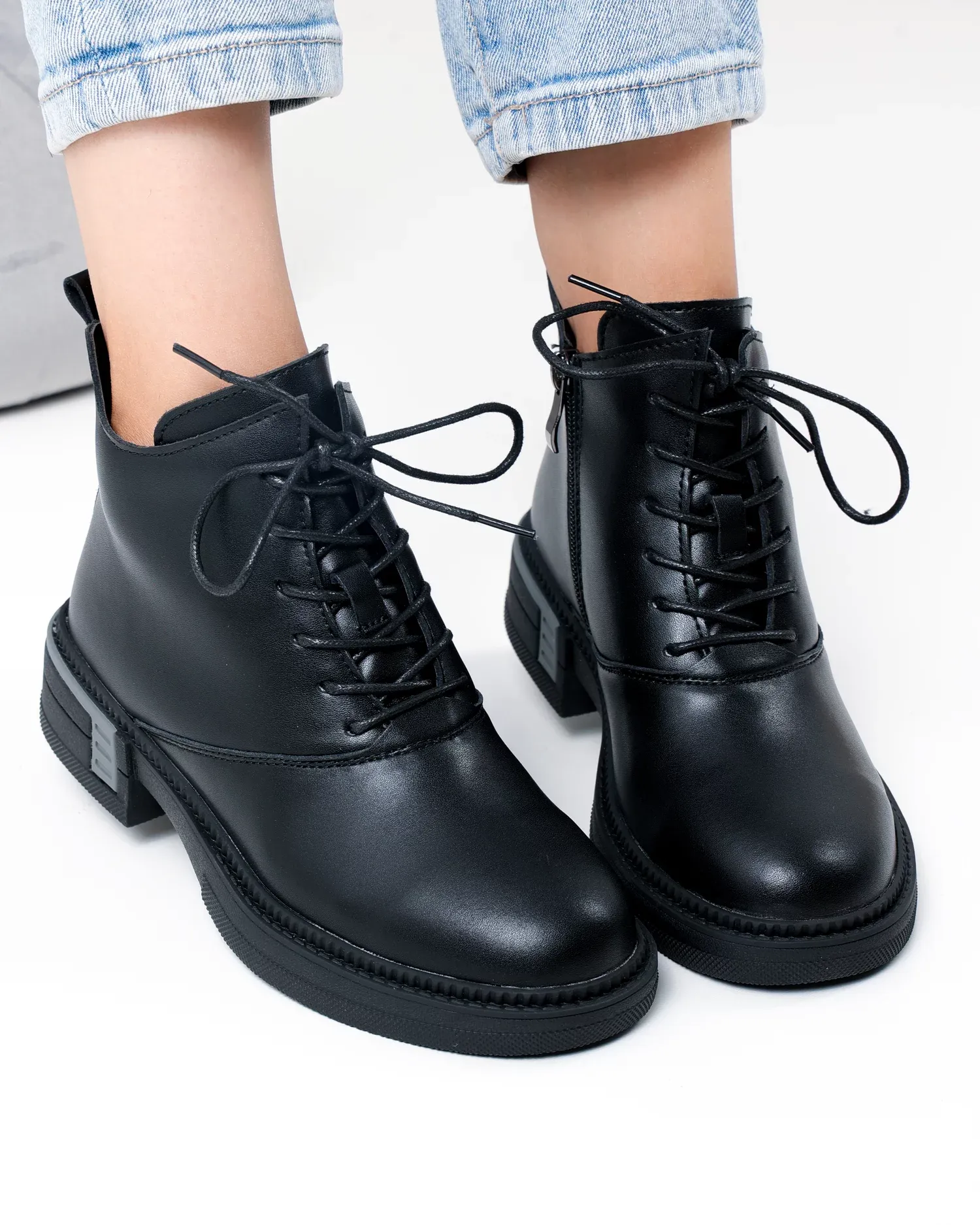 products/580/ghete-scurte-dama-piele-naturala-negre-cu-varf-rotund-jy7982-104020.webp