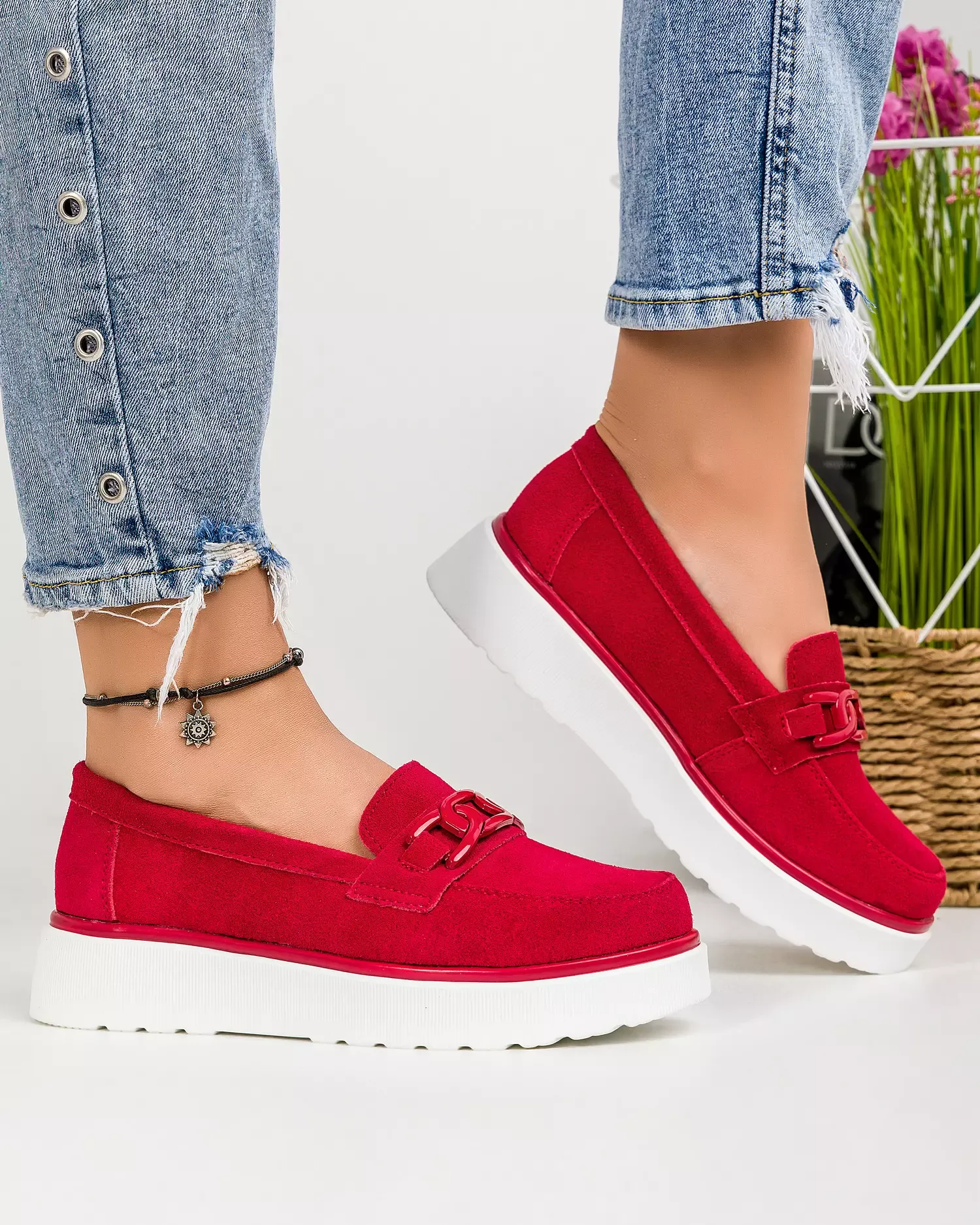 products/580/mocasini-dama-piele-naturala-intoarsa-rosii-cu-talpa-alba-inchidere-slip-on-si-accesoriu-t-3071-49162.webp