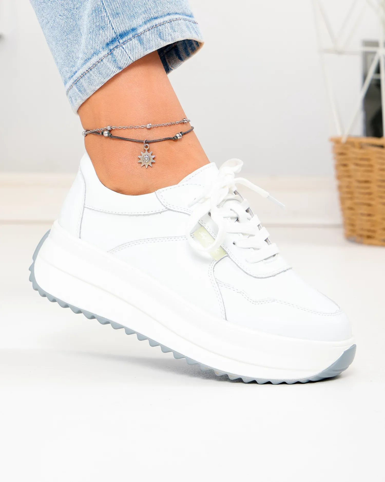 products/580/pantofi-casual-dama-din-piele-naturala-albi-f002-674-104950.webp