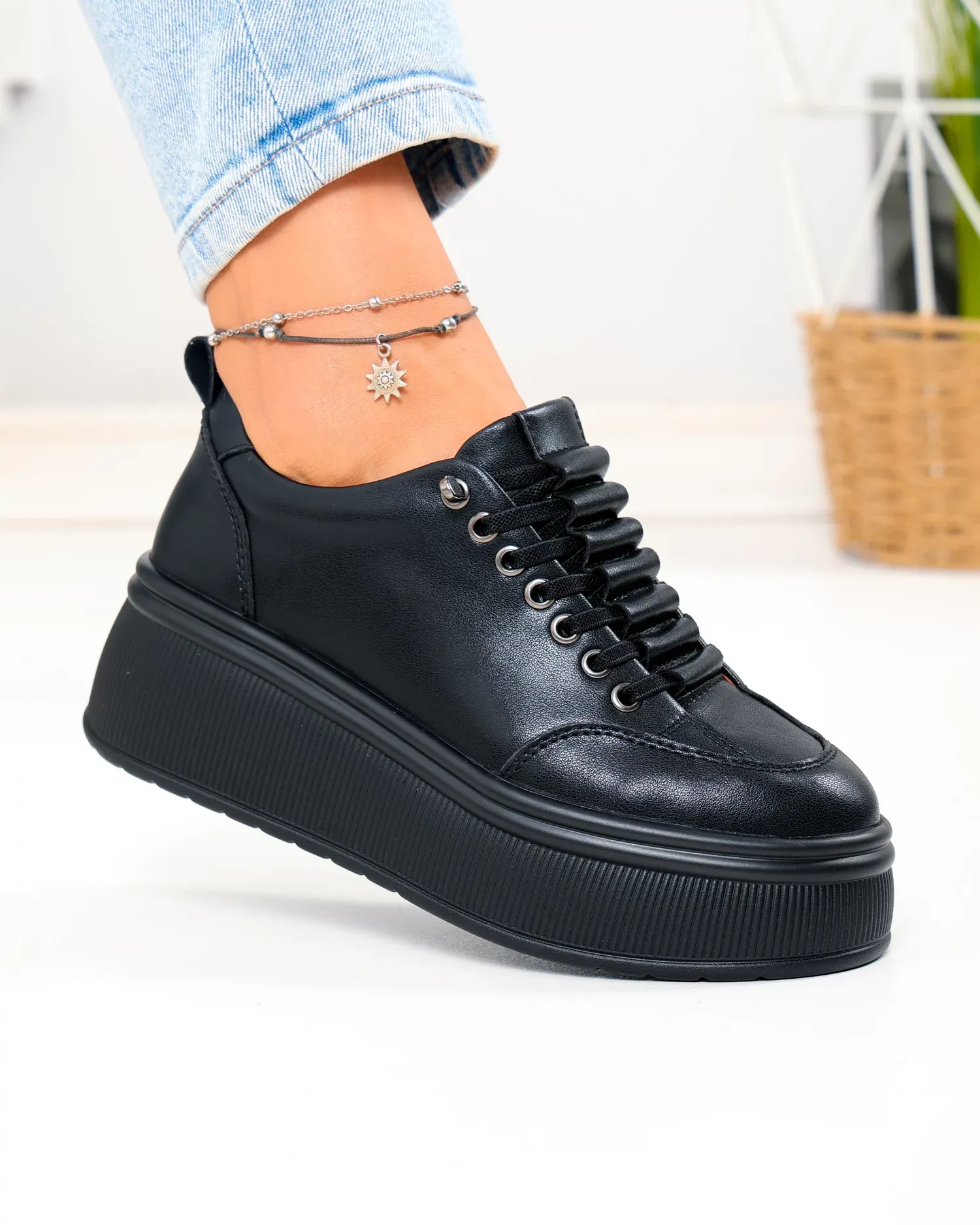 products/580/pantofi-casual-dama-din-piele-naturala-negri-cu-talpa-inalta-f002-670-105124.webp