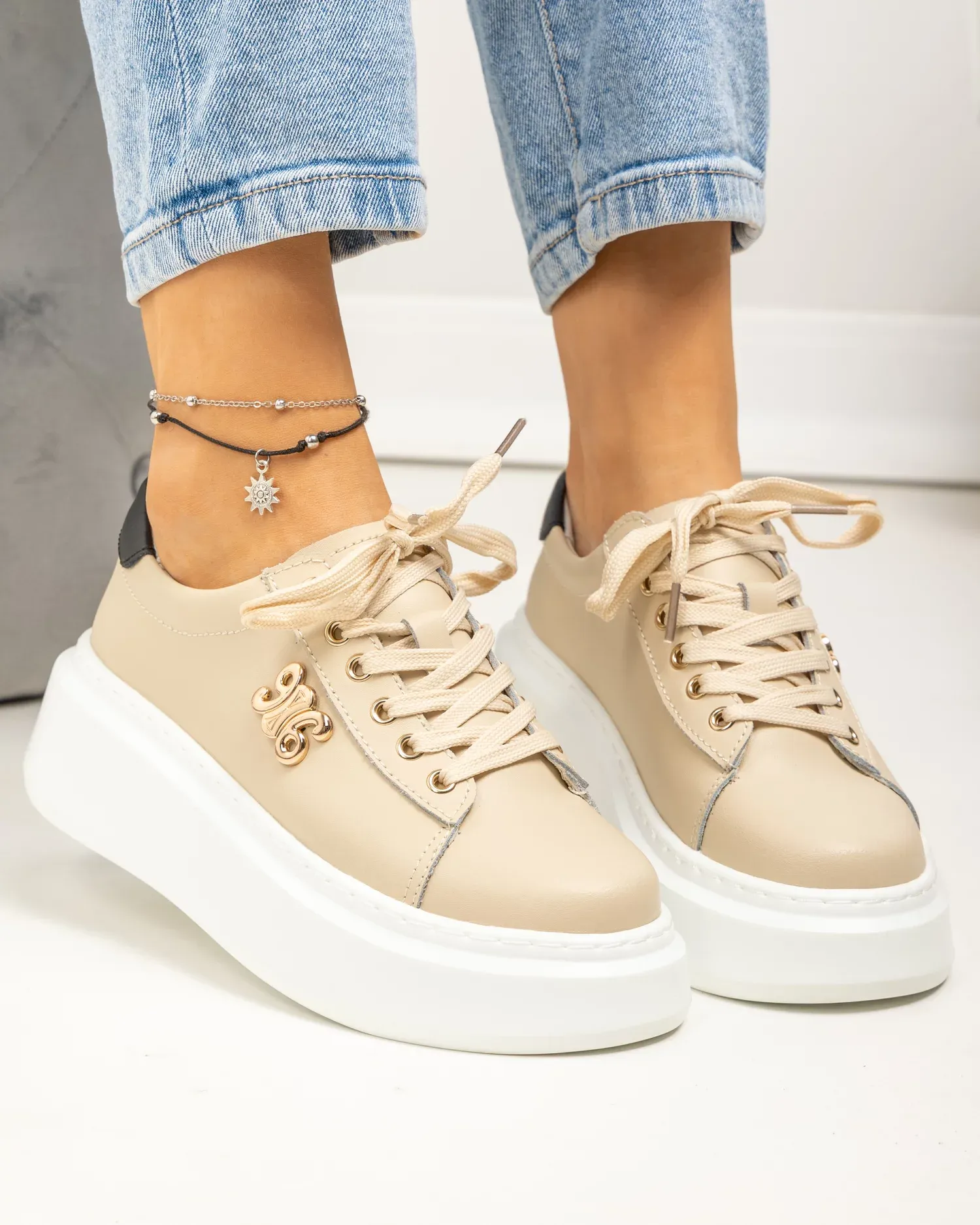 products/580/pantofi-casual-dama-piele-naturala-bej-cu-aplicatie-metalica-si-talpa-groasa-t-8808-85822.webp