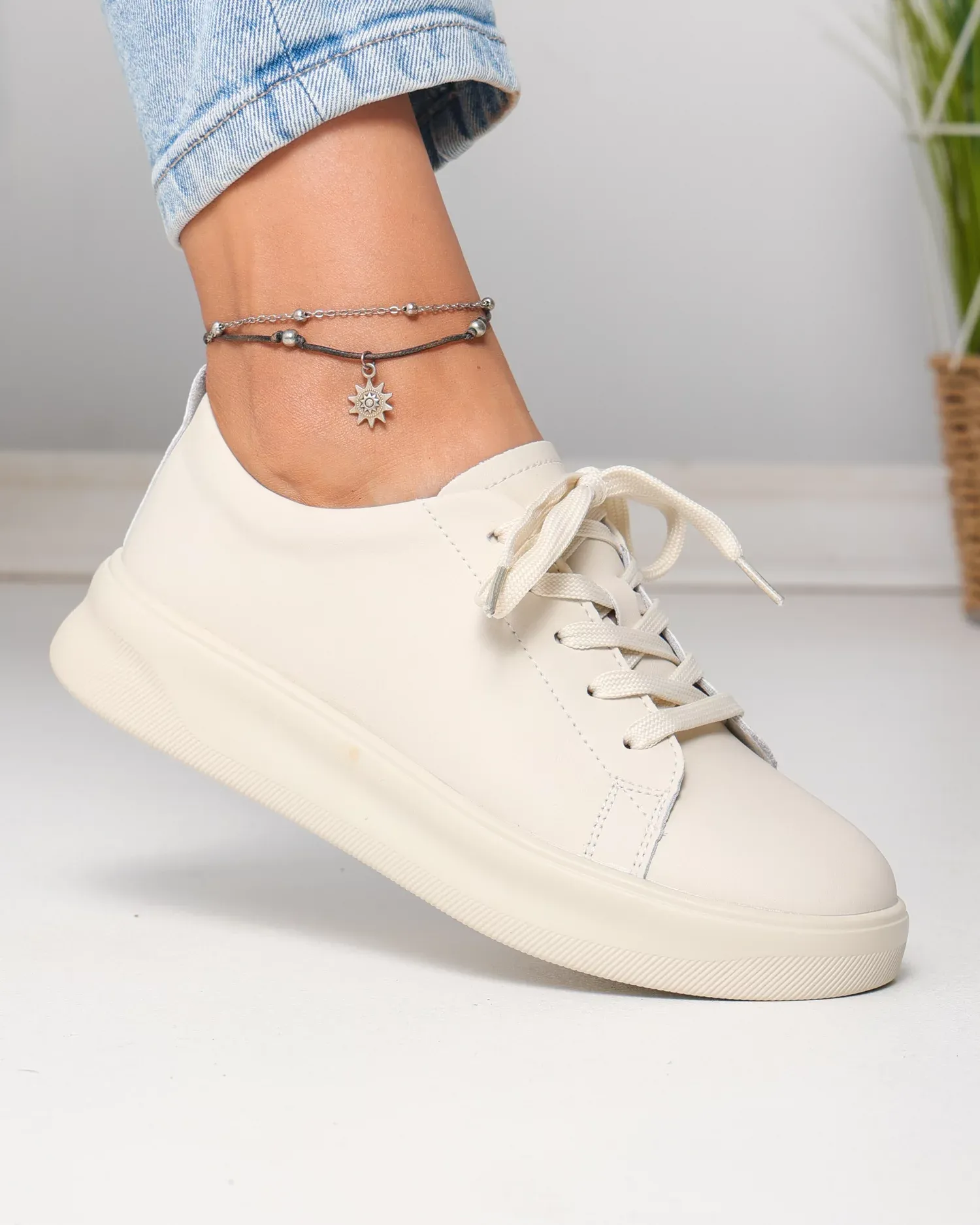 products/580/pantofi-casual-dama-piele-naturala-bej-deschis-cu-varf-rotund-f001-a09-104686.webp