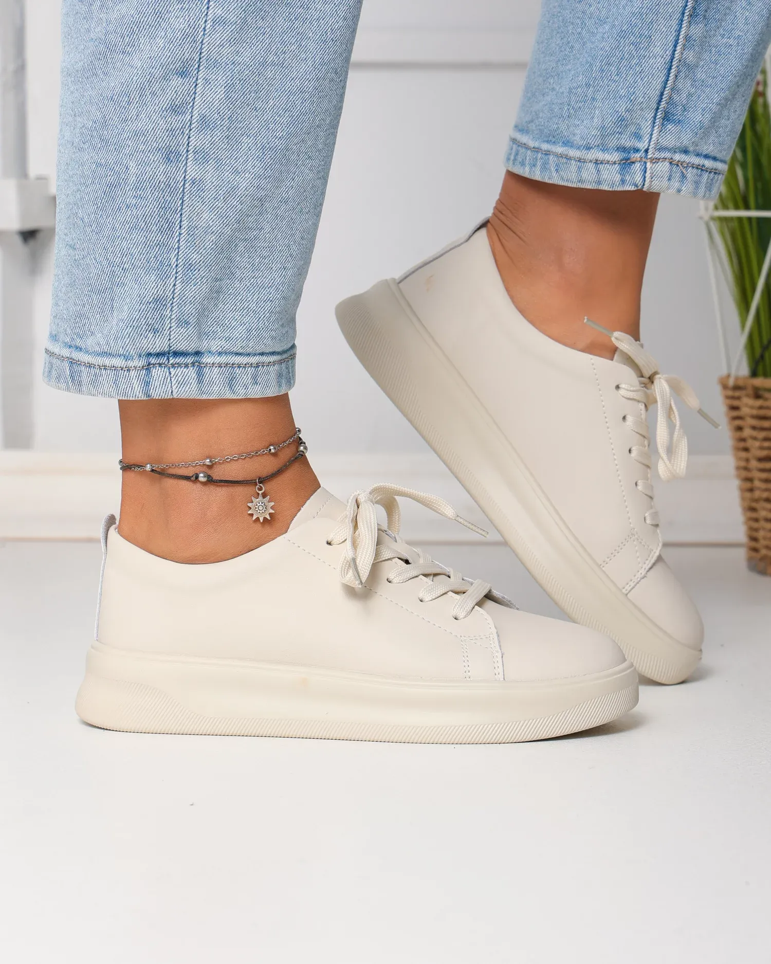 products/580/pantofi-casual-dama-piele-naturala-bej-deschis-cu-varf-rotund-f001-a09-104692.webp