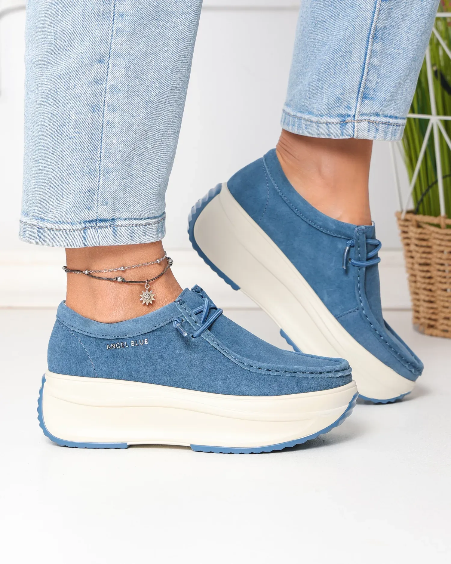 products/580/pantofi-casual-dama-piele-naturala-intoarsa-albastri-cu-inchidere-siret-elastic-f002-672-104644.webp