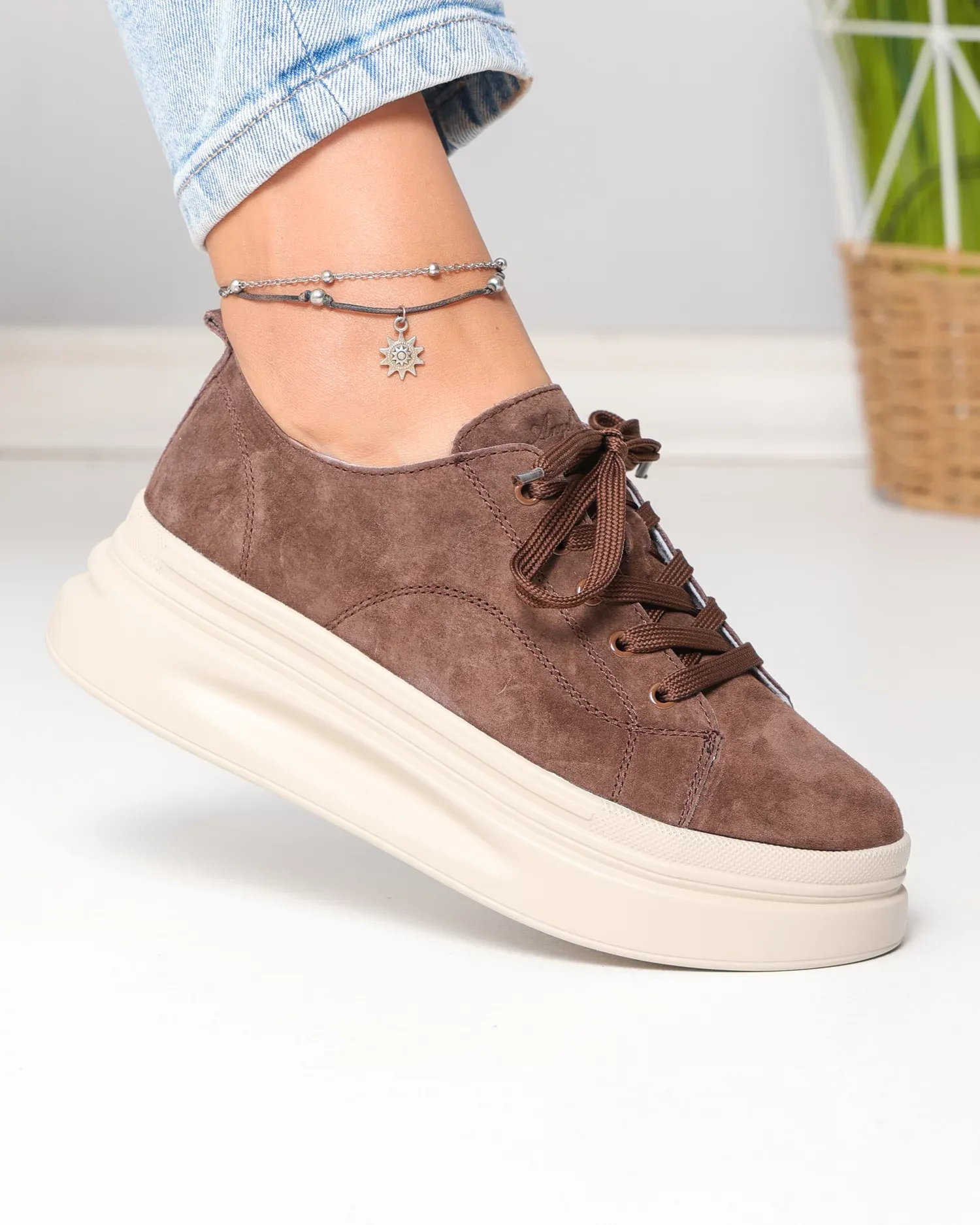 products/580/pantofi-casual-dama-piele-naturala-intoarsa-maro-inchis-cu-talpa-bej-f007-997-104542.webp