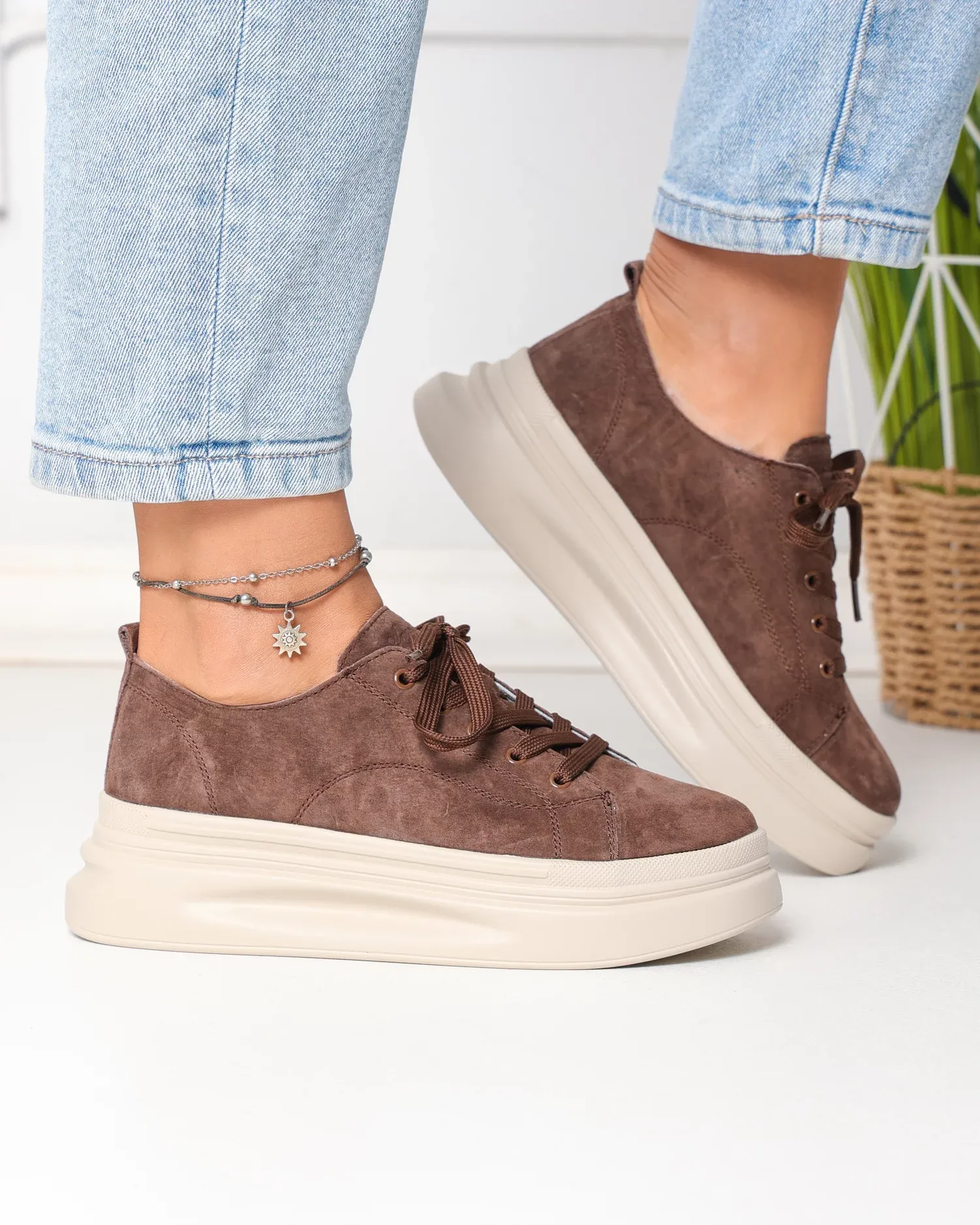 products/580/pantofi-casual-dama-piele-naturala-intoarsa-maro-inchis-cu-talpa-bej-f007-997-104548.webp