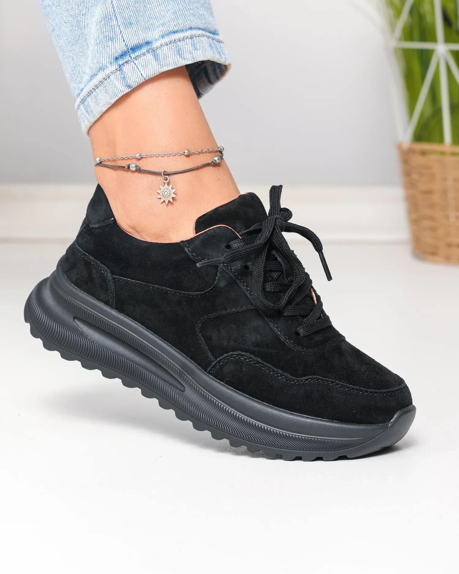 products/580/pantofi-casual-dama-piele-naturala-intoarsa-negri-captusiti-cu-inchidere-sireturi-f001-989-104482.webp