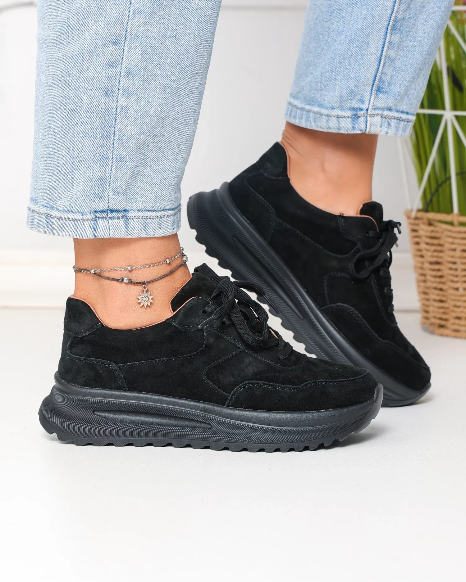 products/580/pantofi-casual-dama-piele-naturala-intoarsa-negri-captusiti-cu-inchidere-sireturi-f001-989-104488.webp