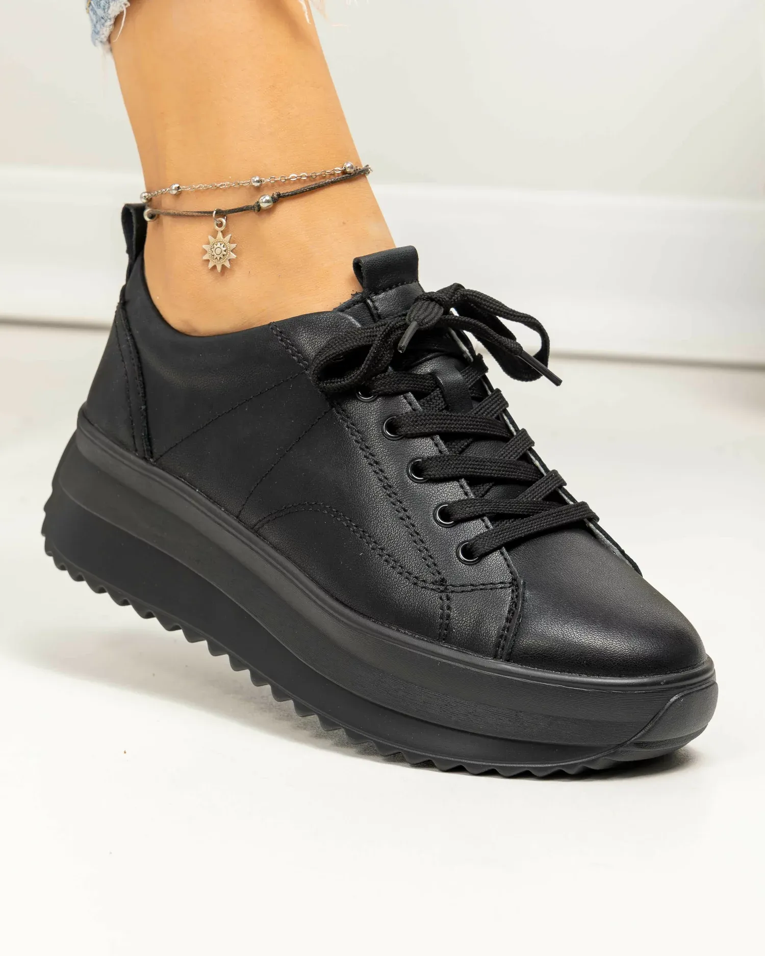 products/580/pantofi-casual-dama-piele-naturala-negri-cu-inchidere-sireturi-f001-750-80791.webp