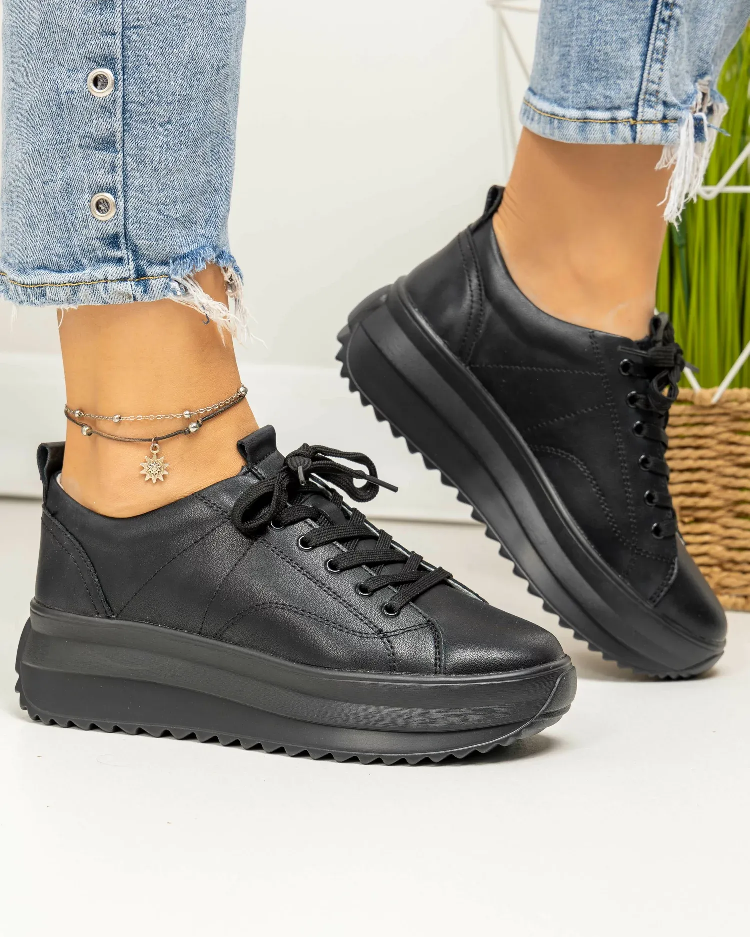 products/580/pantofi-casual-dama-piele-naturala-negri-cu-inchidere-sireturi-f001-750-80797.webp