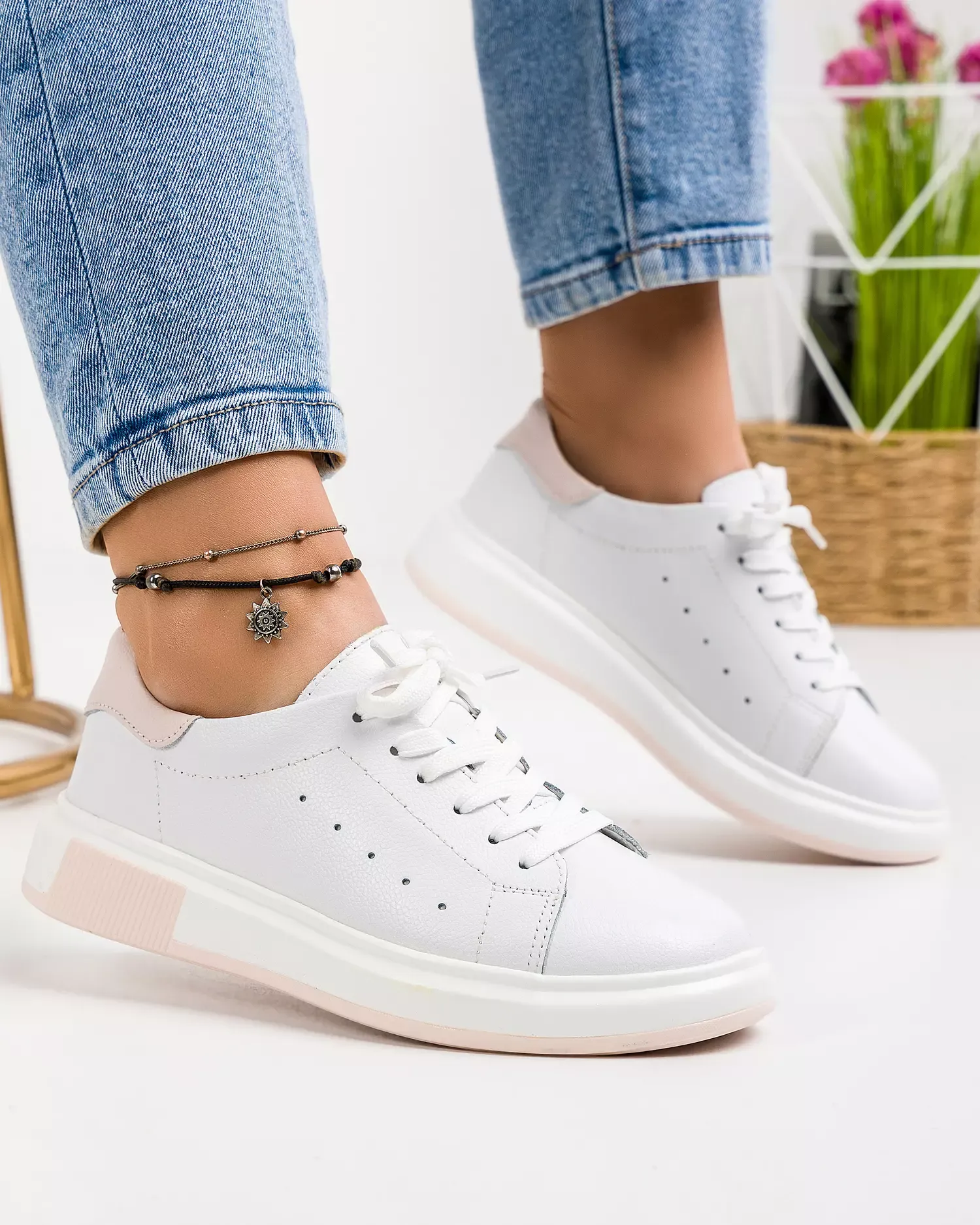 products/580/pantofi-casual-din-piele-naturala-albi-cu-roz-si-inchidere-sireturi-aw464-47893.webp