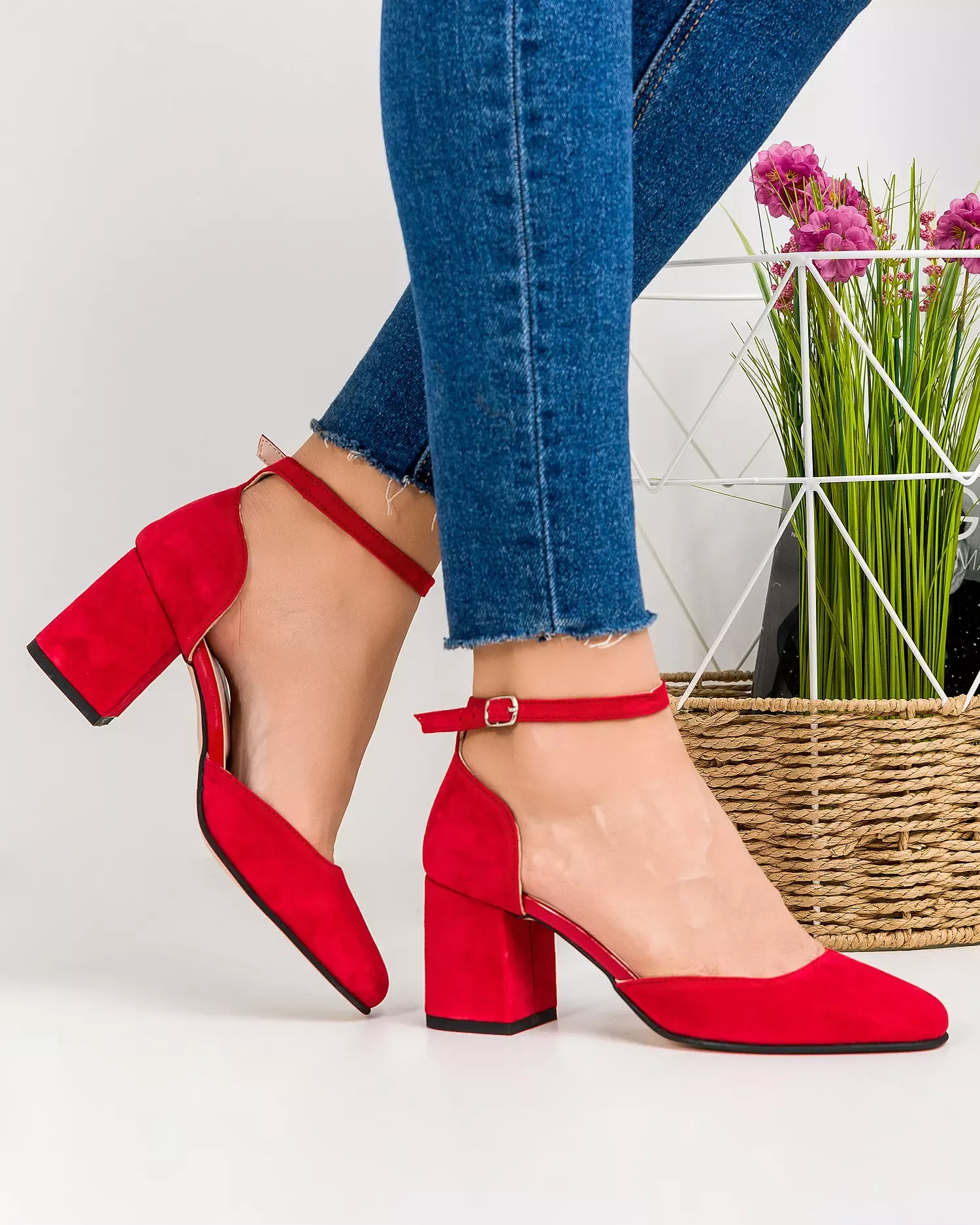 products/580/pantofi-eleganti-piele-naturala-intoarsa-rosii-cu-toc-gros-si-inchidere-catarama-wiz23v-52687.webp