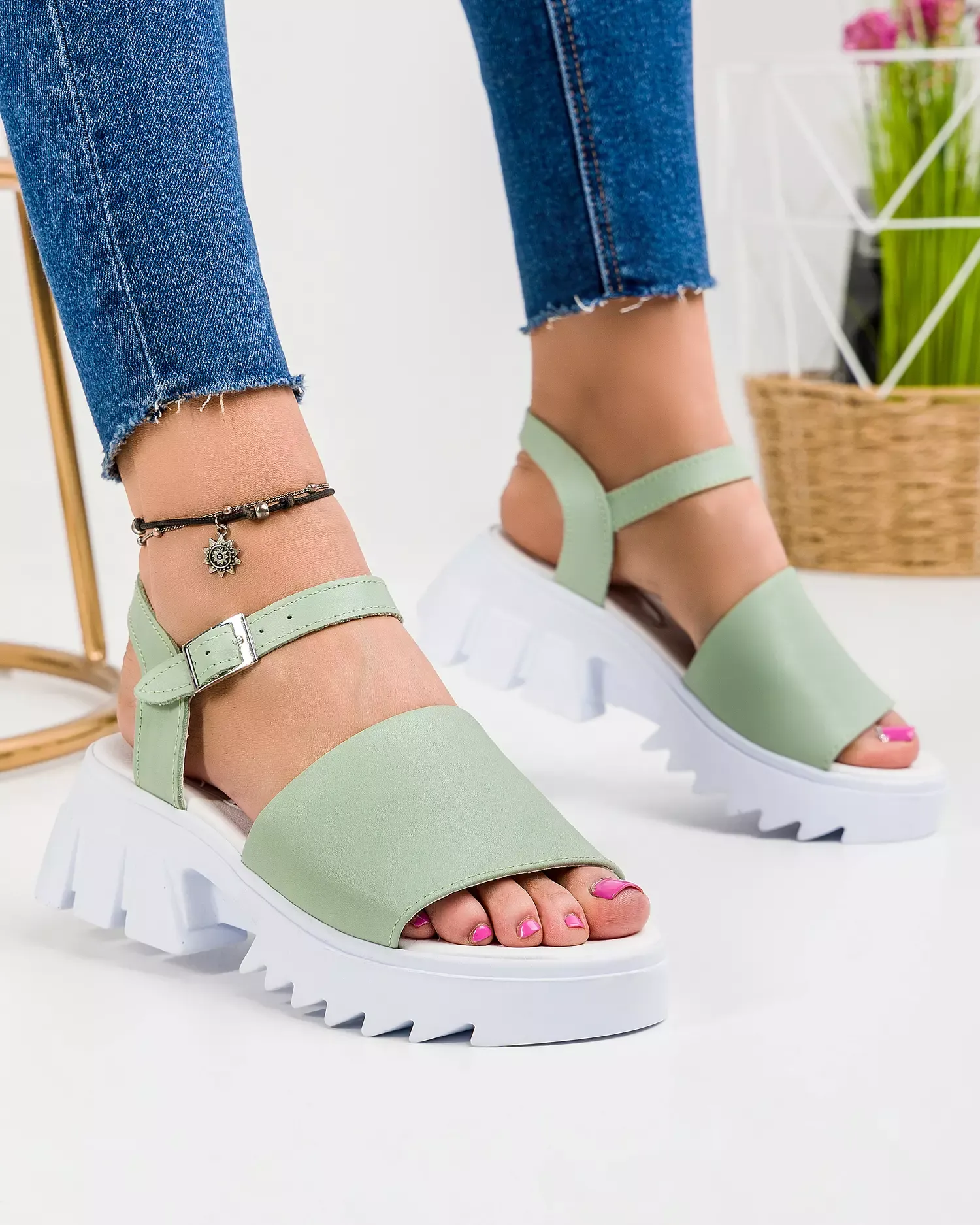 products/580/sandale-dama-piele-naturala-verde-deschis-cu-talpa-alba-pv946-49612.webp