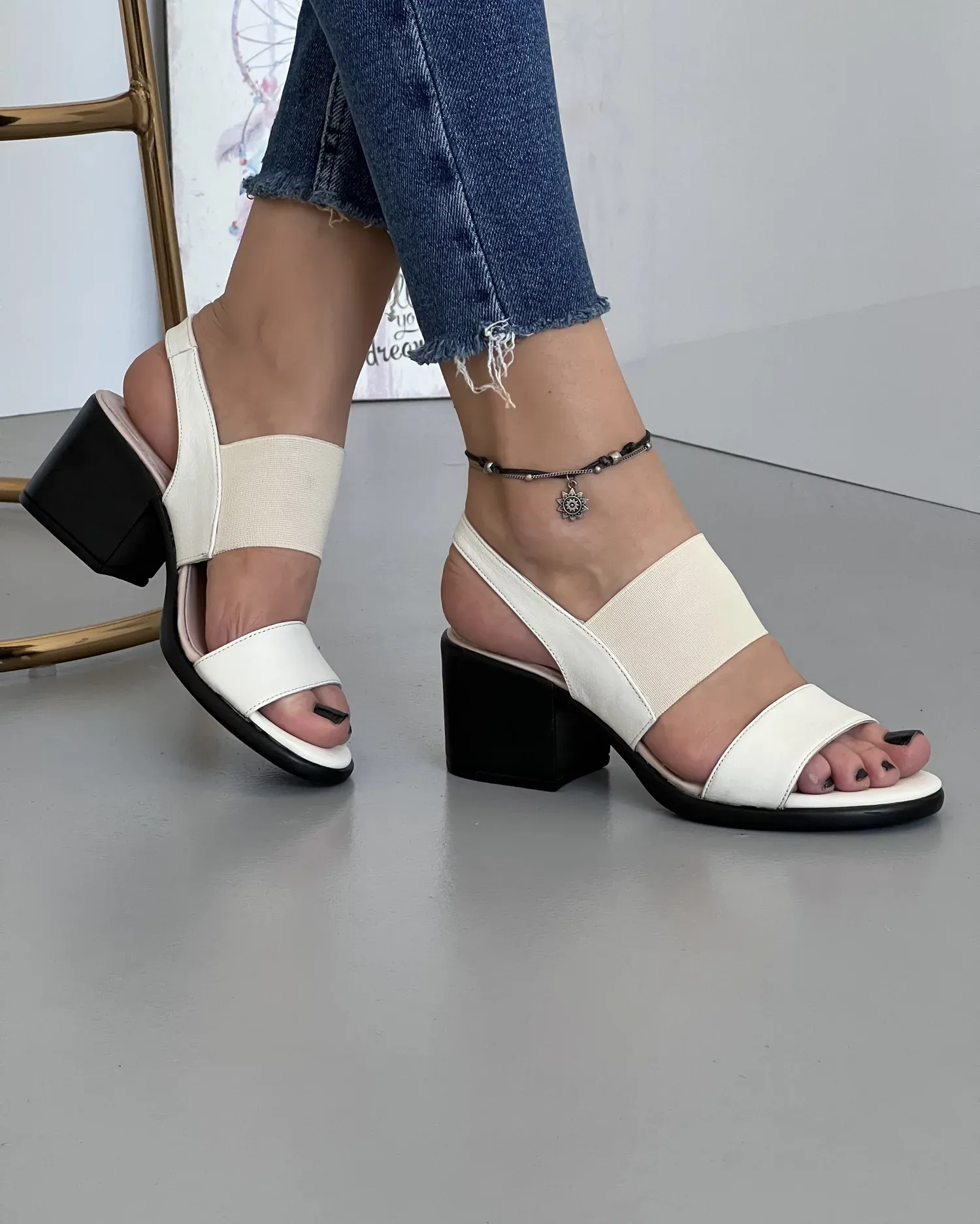 products/580/sandale-piele-naturala-cu-toc-si-bareta-elastica-bej-ak0165-79498.webp