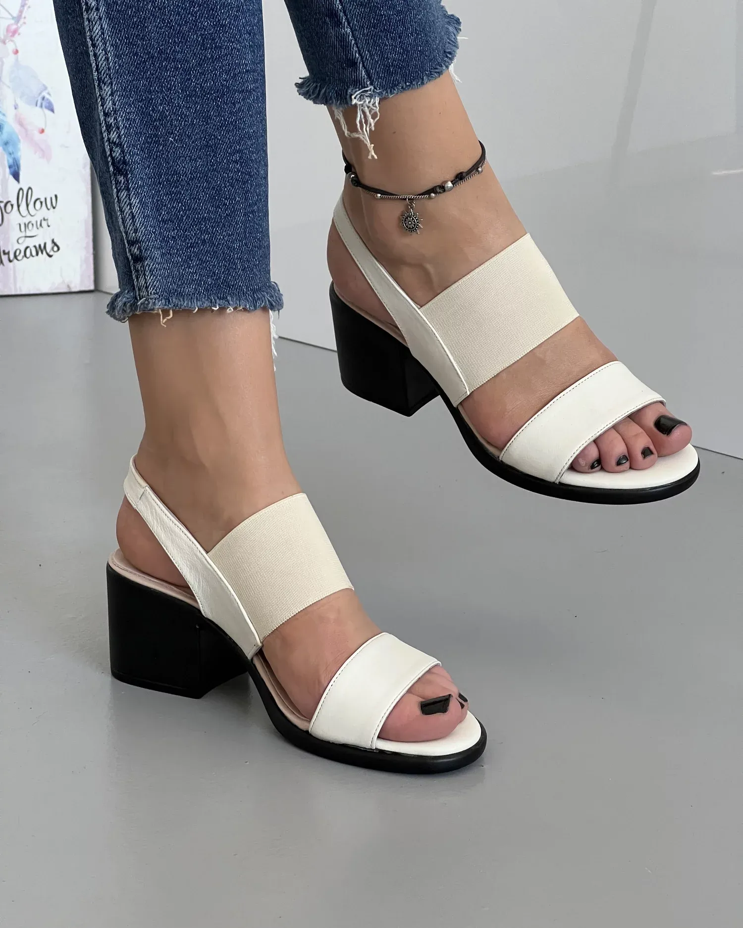 products/580/sandale-piele-naturala-cu-toc-si-bareta-elastica-bej-ak0165-79501.webp