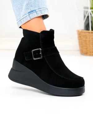 Ghete dama din piele naturala intoarsa negre cu talpa inalta T-2658
