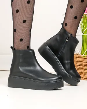 Ghete dama piele naturala negre captusite cu inchidere fermoar T7027