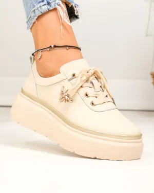 Pantofi casual dama piele naturala bej cu aplicatie metalica insecta si inchidere sireturi F002-353