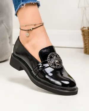 Pantofi casual dama piele naturala lucioasa negri cu inchidere slip-on si accesoriu metalic PC822