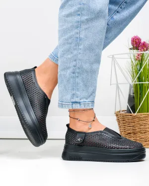 Outlet - Ultimele Marimi - Pantofi casual dama piele naturala negri perforati cu insertie elastica T-9008