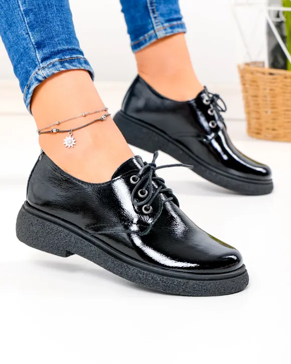 Pantofi casual dama piele naturala lacuita negri cu inchidere siret PC857