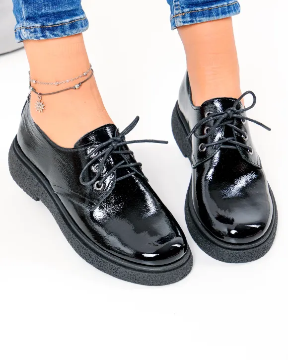Pantofi casual dama piele naturala lacuita negri cu inchidere siret PC857