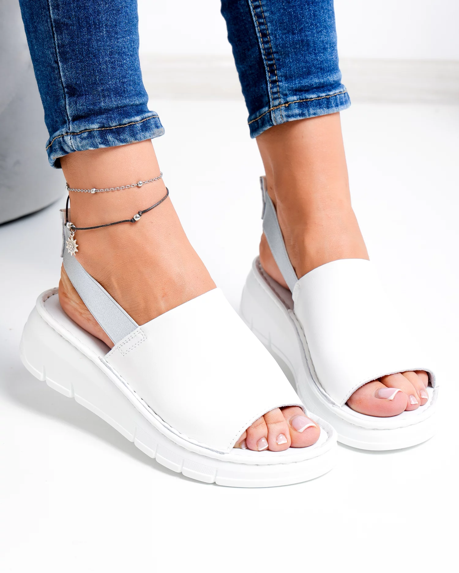 sandale-dama-piele-naturala-albe-cu-bareta-elastica-si-talpa-flexibila-f001-967-102451-2.webp