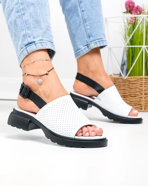 Sandale dama piele naturala albe cu inchidere catarama F001-802