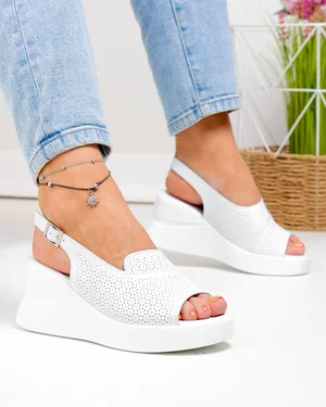 Sandale Dama - Sandale dama piele naturala albe cu talpa tip platforma si inchidere catarama T-8055-2