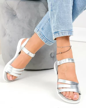 Sandale dama piele naturala argintii cu inchidere catarama si talpa joasa PV916