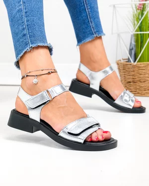 Sandale dama piele naturala argintii cu talpa neagra si inchidere scai F005-019