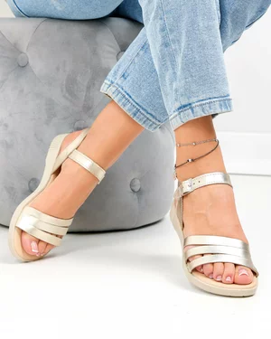 Sandale Dama - Sandale dama piele naturala aurii cu trei segmente si inchidere catarama PV916