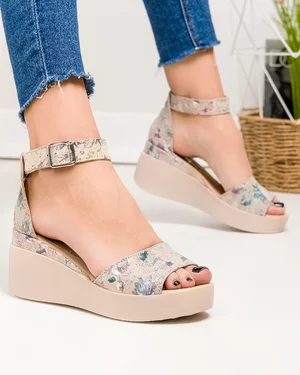 Sandale dama piele naturala bej cu imprimeu floral si platforma PV959