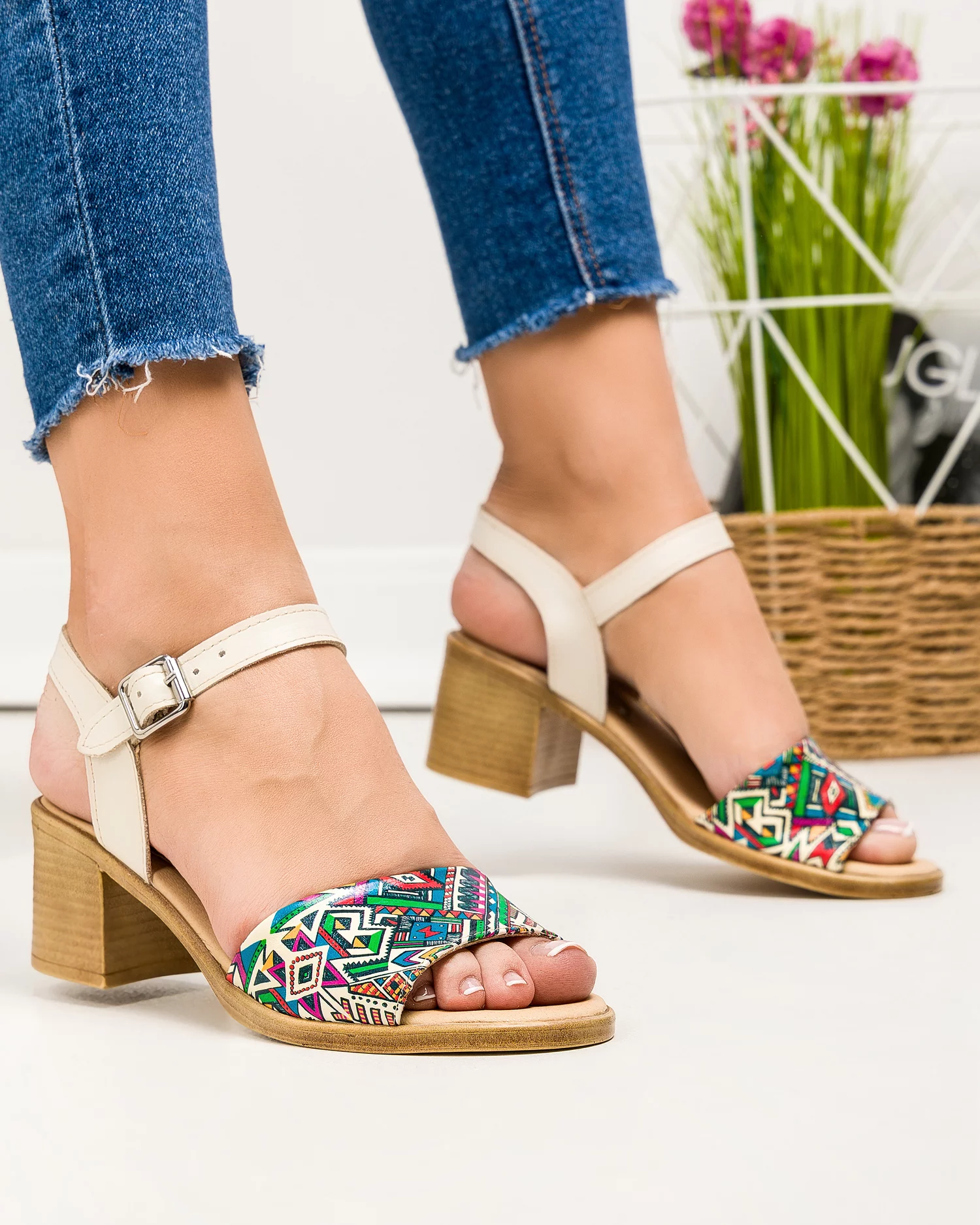 sandale-dama-piele-naturala-bej-cu-imprimeu-mozaic-si-toc-gros-pv957-78517-2.webp