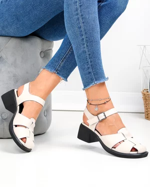 Sandale dama piele naturala bej cu inchidere catarama si decupaje JY5760