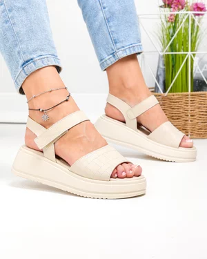 Sandale dama piele naturala bej cu inchidere scai si talpa groasa T6032