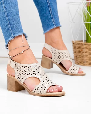 Sandale dama piele naturala bej cu perforatii florale si inchidere catarama PV962